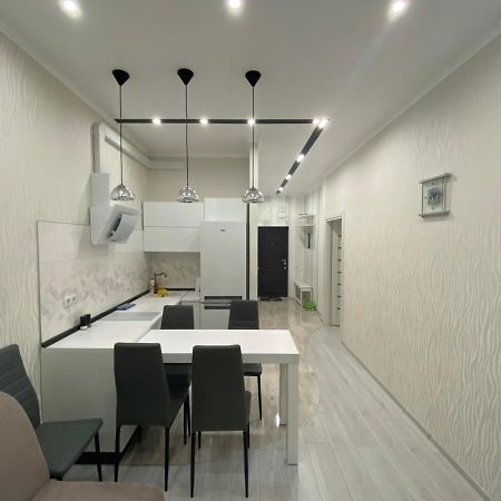 Central Apartment Odessa Exterior foto