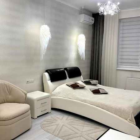 Central Apartment Odessa Exterior foto